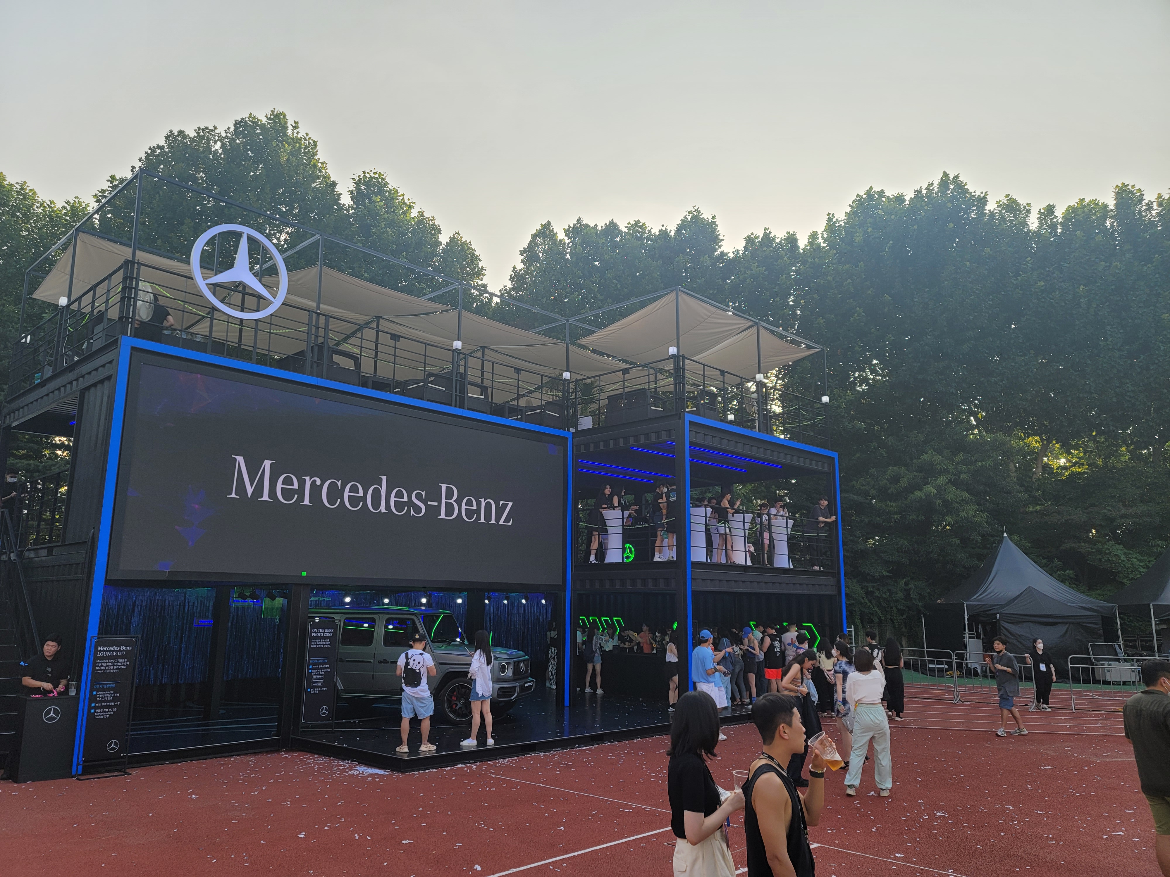 2022 World DJ Festival X Benz 스폰서 부스